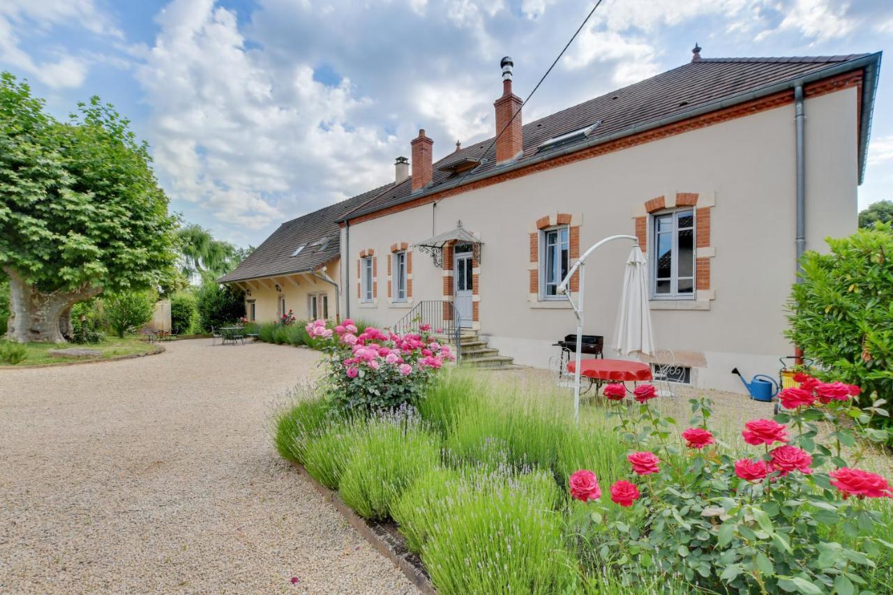 La Fontenelle - Lovely Holiday House With Swimming Pool Cuisery Bagian luar foto